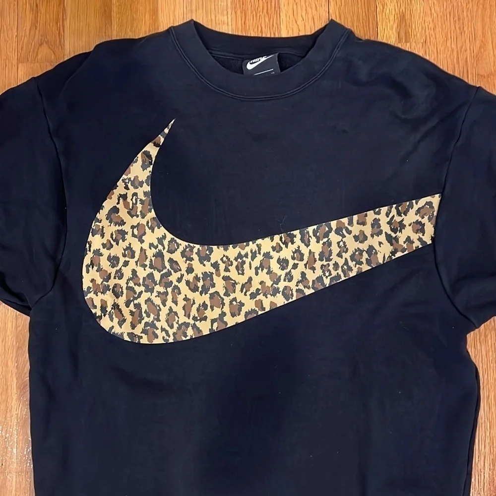 Women’s Nike Leopard/Cheetah Print Sweatshirt